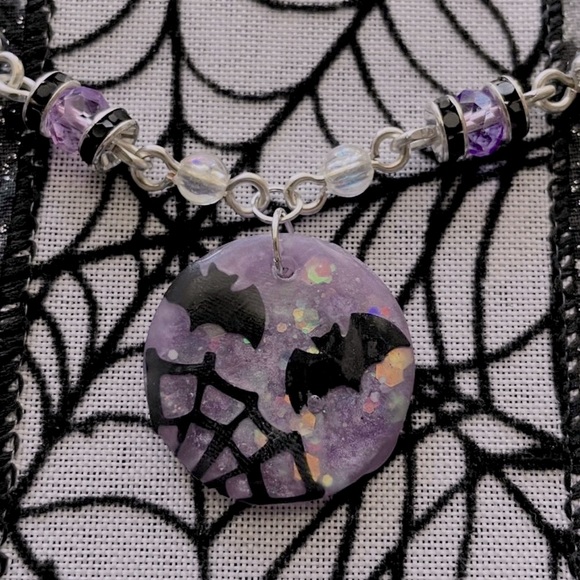 resin beaded bat necklace - Picture 1 of 6